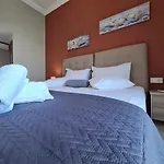 Kiki'S Seaview House