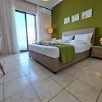 Kiki'S Seaview House *