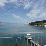 Kiki'S Seaview House 리메나스