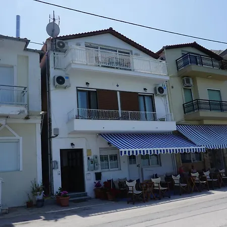 Kiki'S Seaview House Apartment *